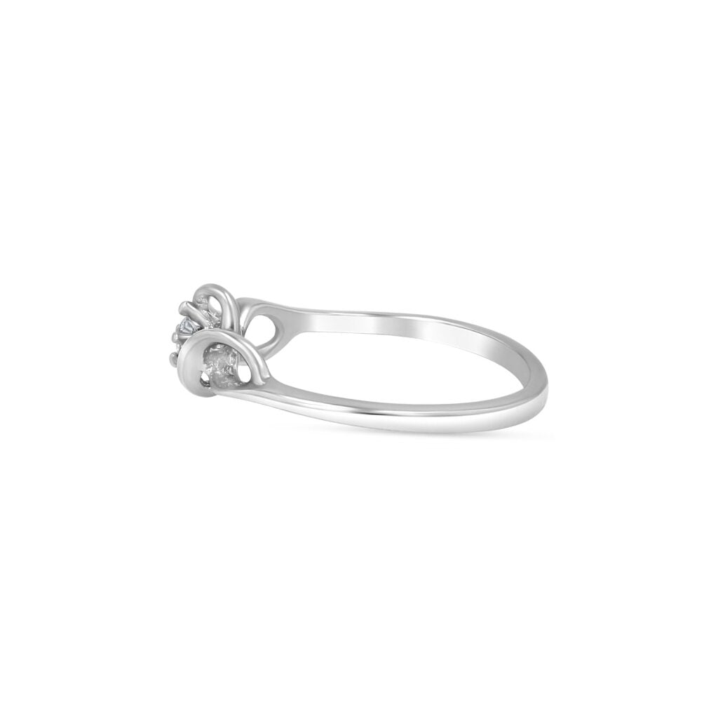 14K White Gold Intertwining Solitaire Ring