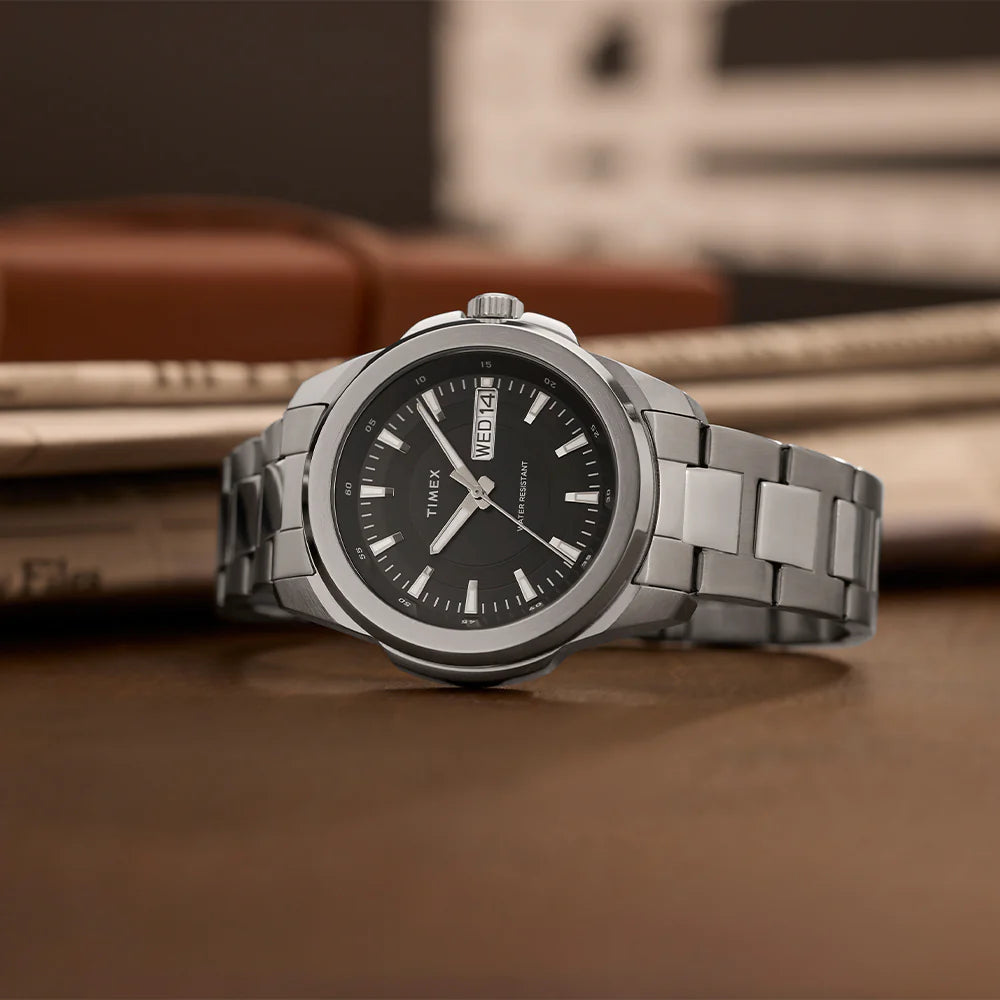 Timex Essex Avenue Day-Date - TW2Y21000