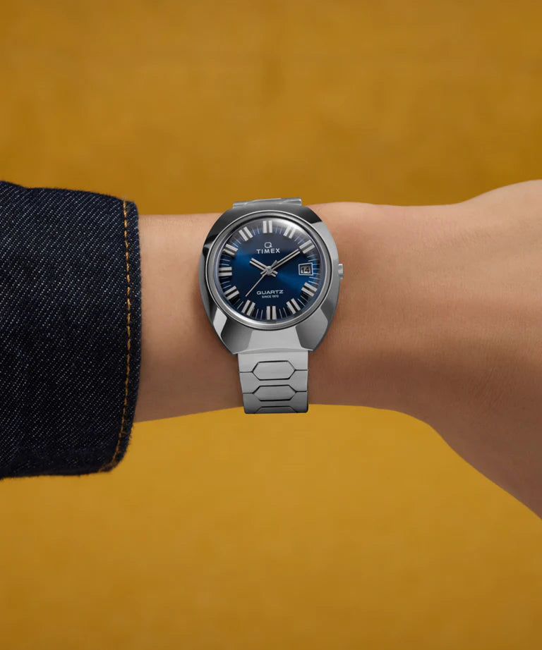Q Timex® 1972 Time Machine Reissue - TW2Y33100