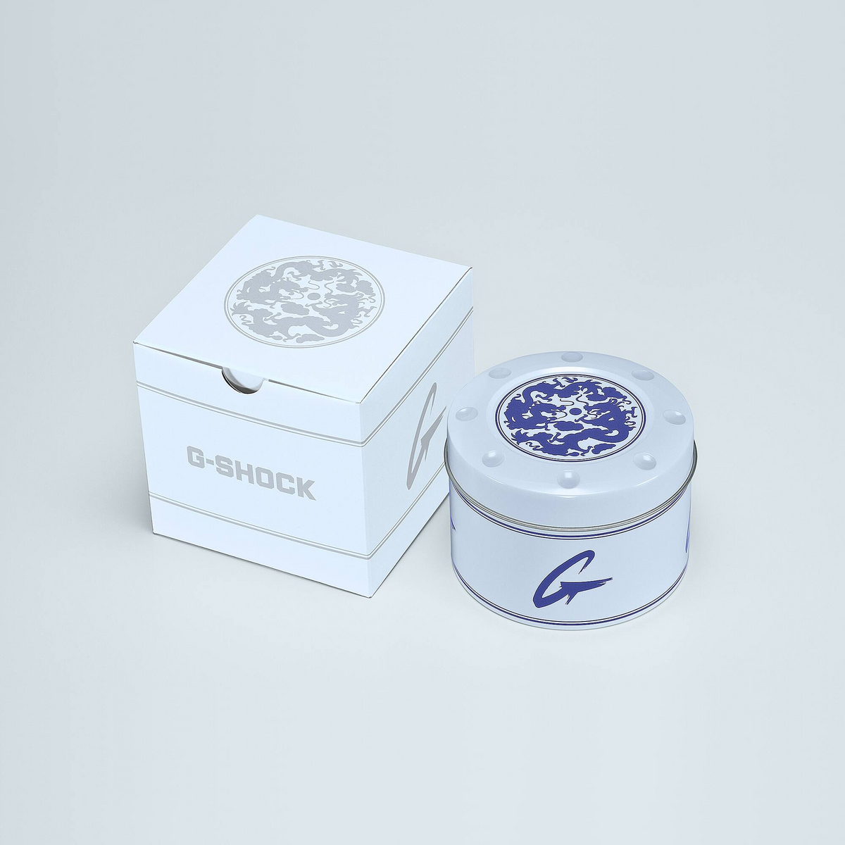 Luxury G-Shock limited edition watch with exquisite blue pottery design